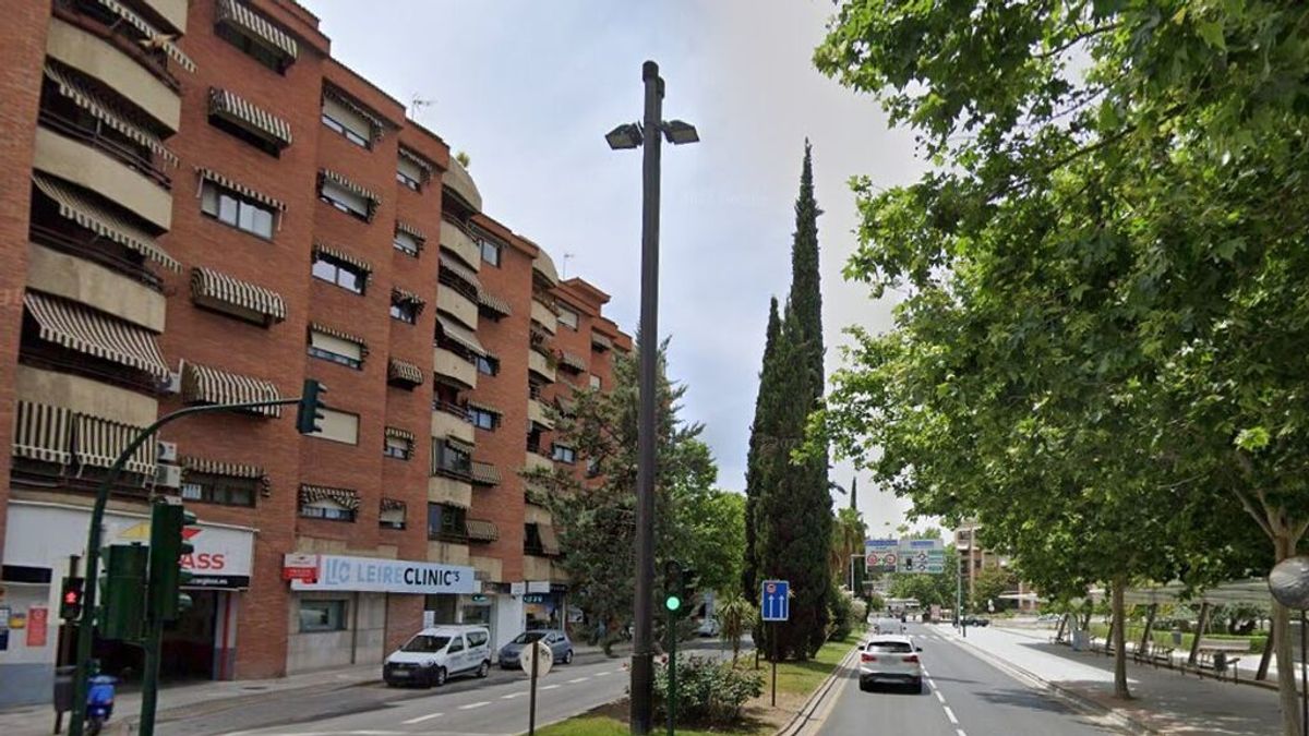 Muere una mujer atropellada por un camión estacionado al que le falló el freno de mano en Granada