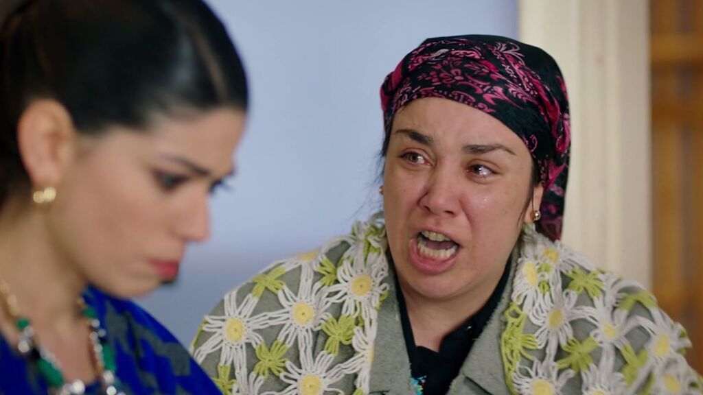 Nuran amenaza a su hija con arruinarle su nueva vida