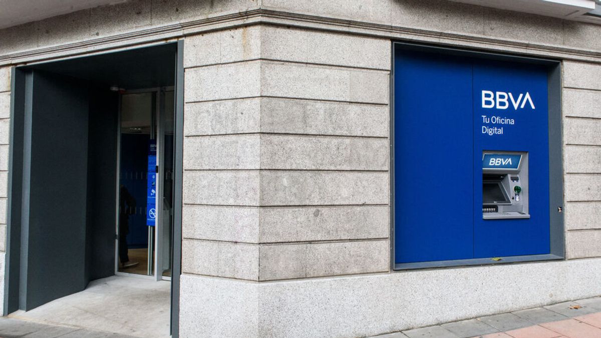 BBVA cerrará 108 oficinas en octubre y otras 110 en noviembre BBVA cerrará 108 oficinas en octubre y otras 110 en noviembre