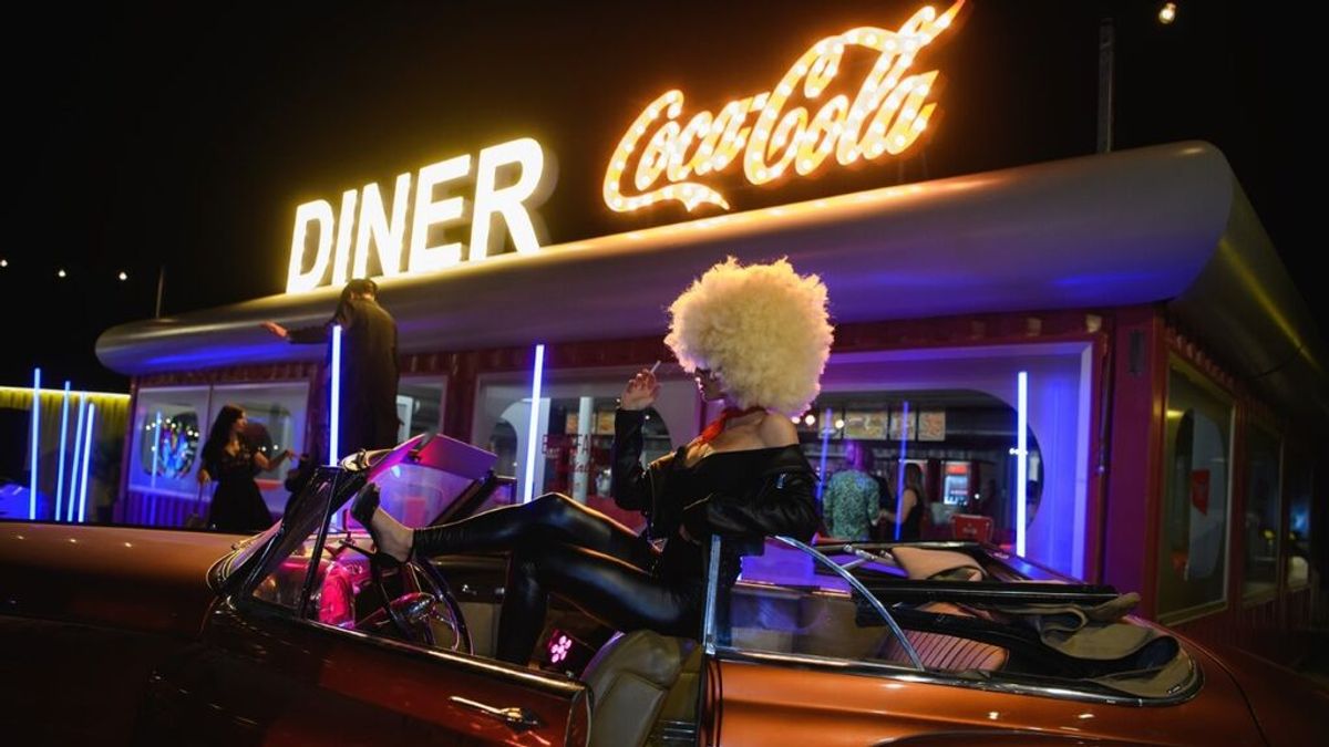 Málaga estrena el segundo autocine más grande de Europa con la proyección de Grease Málaga estrena el segundo autocine más grande de Europa con la proyección de Grease