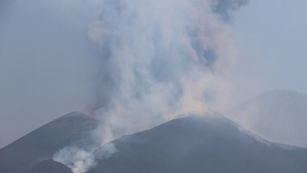 Últimas noticias en directo sobre el volcán de La Palma: la calidad del aire empeora y el aeropuerto sigue cerrado