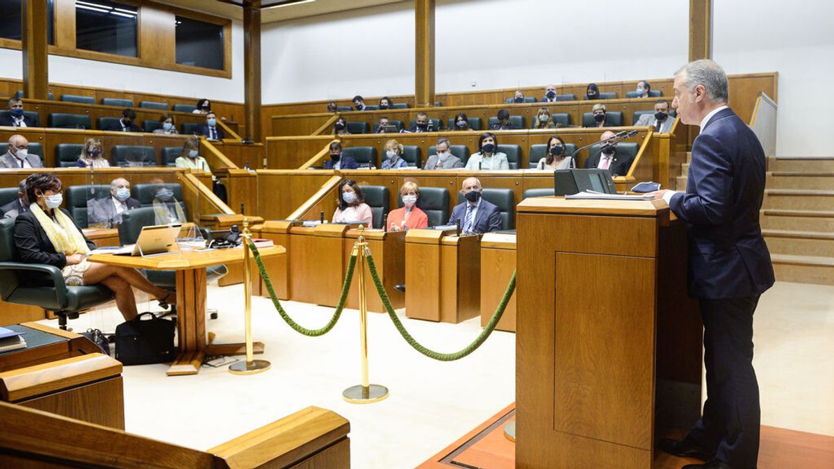 El PNV revalidaría su victoria en las elecciones con 31 escaños y EH Bildu y PSE subirían, según el Sociómetro vasco El PNV revalidaría su victoria en las elecciones con 31 escaños y EH Bildu y PSE subirían, según el Sociómetro vasco