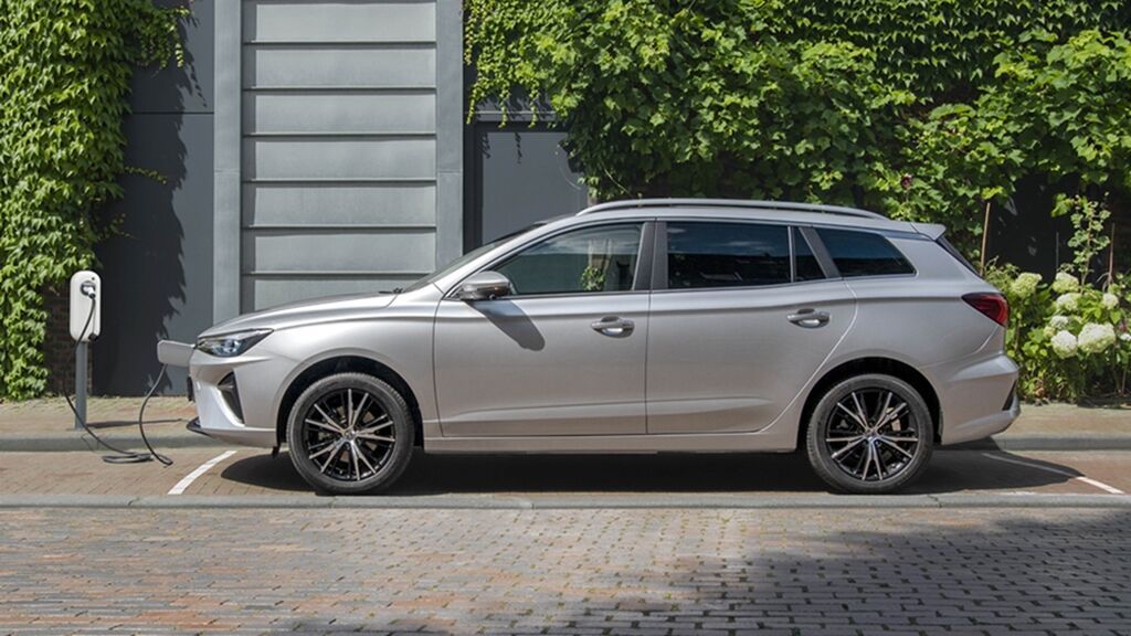 El MG5 contará con versiones de batería con autonomías de 320 y 400 km