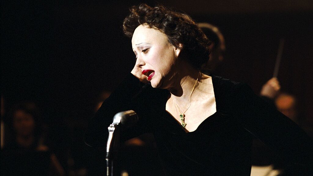 Interpretando a Edith Piaf