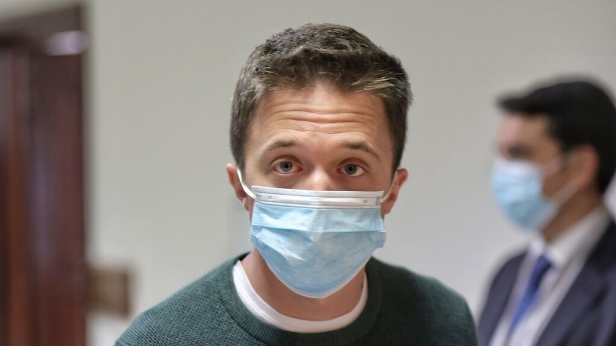 El exmarido de Juana Rivas se querellará contra Íñigo Errejón en el Supremo por haberle llamado "maltratador" El exmarido de Juana Rivas se querellará contra Íñigo Errejón en el Supremo por haberle llamado "maltratador"