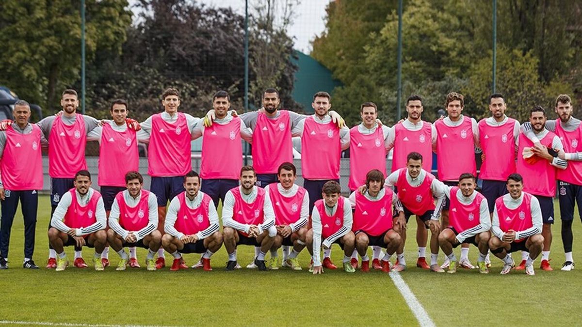 La selección se viste de rosa para mostrar su apoyo a la lucha contra el cáncer de mama La selección se viste de rosa para mostrar su apoyo a la lucha contra el cáncer de mama