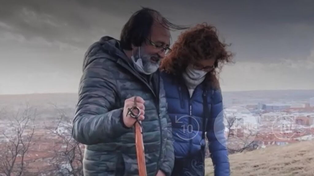Luis Miguel Domínguez, caminando con su mujer, Mónica