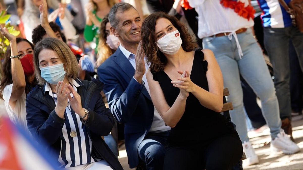 Ayuso no se ve "más de ocho años" en la Comunidad y niega de nuevo la disputa por el liderazgo nacional Ayuso no se ve "más de ocho años" en la Comunidad y niega de nuevo la disputa por el liderazgo nacional