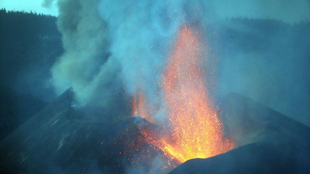 Los expertos no saben si el volcán está recargando magma o todavía expulsa el que hay en el reservorio