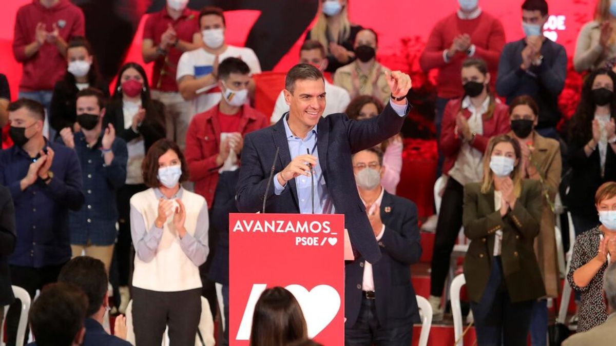 Sánchez escribe a los militantes del PSOE: "Estamos más fuertes y unidos que nunca" Sánchez escribe a los militantes del PSOE: "Estamos más fuertes y unidos que nunca"