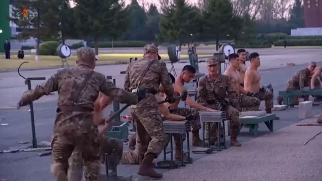 El ejército de supersoldados norcoreanos haciendo una exhibición