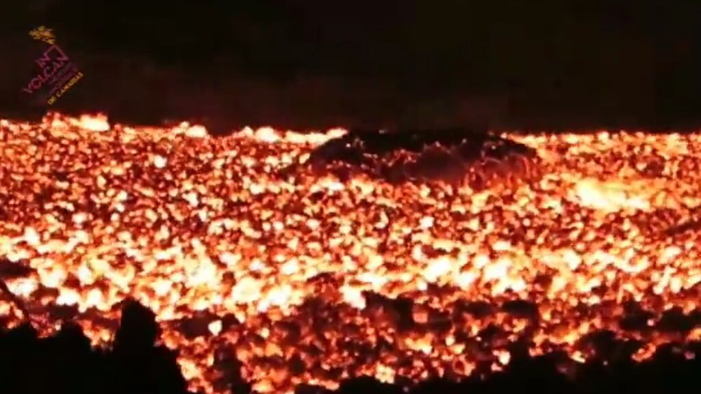 La lava del volcán de La Palma, muy de cerca