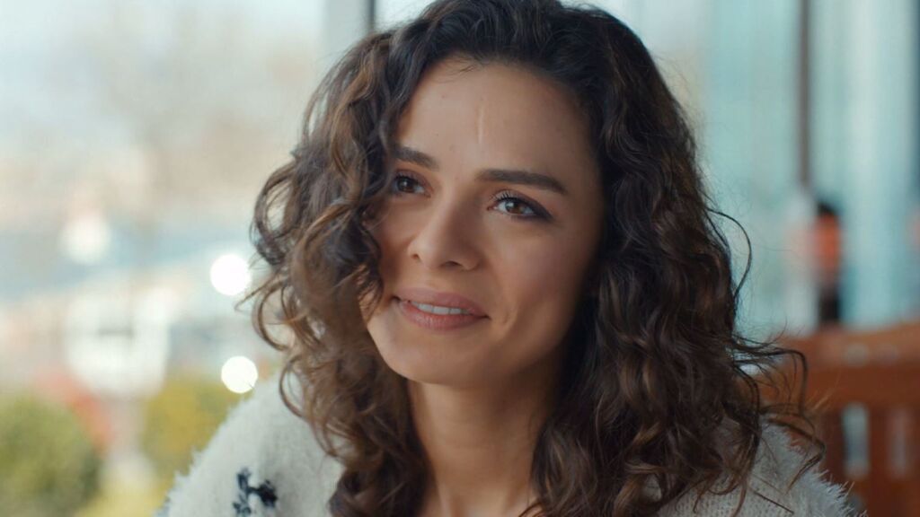 Zeynep revela la verdad a su amiga Fadik