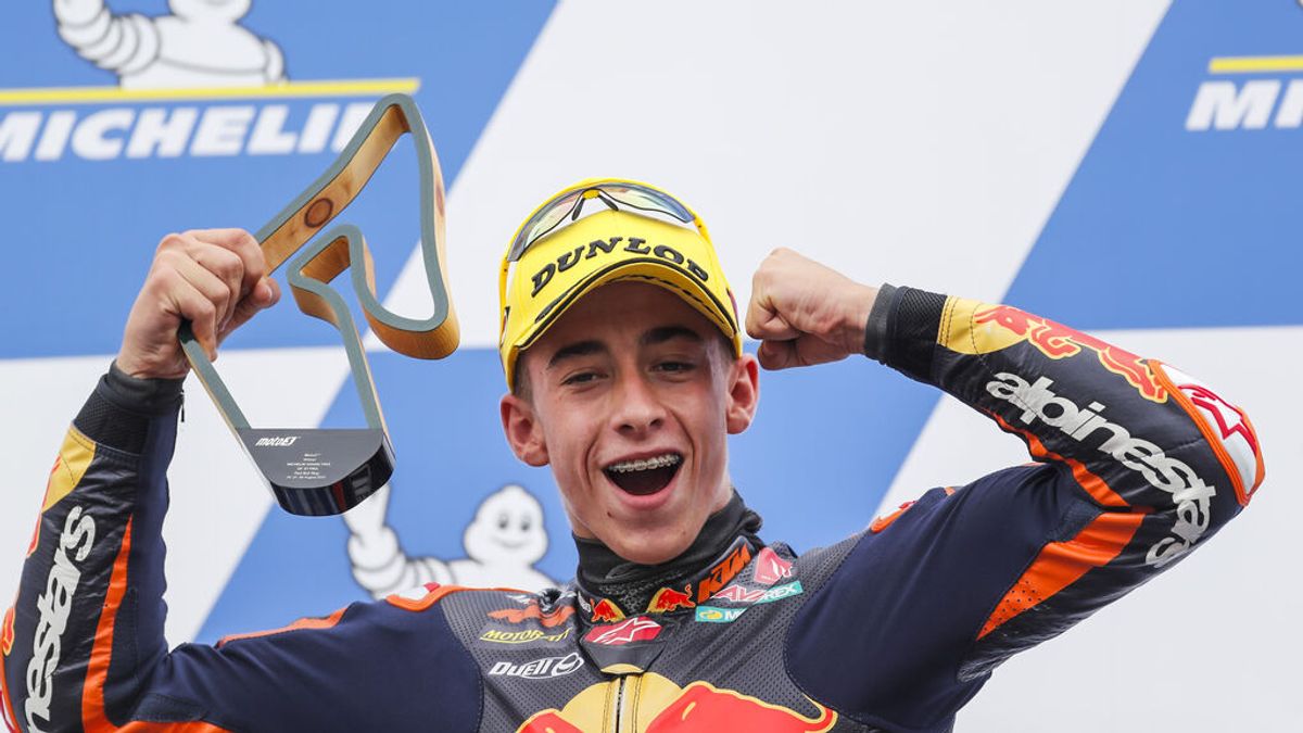 Pedro Acosta, el "trasto" al que alquilaron una moto para entretenerle y roza el Mundial de Moto3 Pedro Acosta, el "trasto" al que alquilaron una moto para entretenerle y roza el Mundial de Moto3