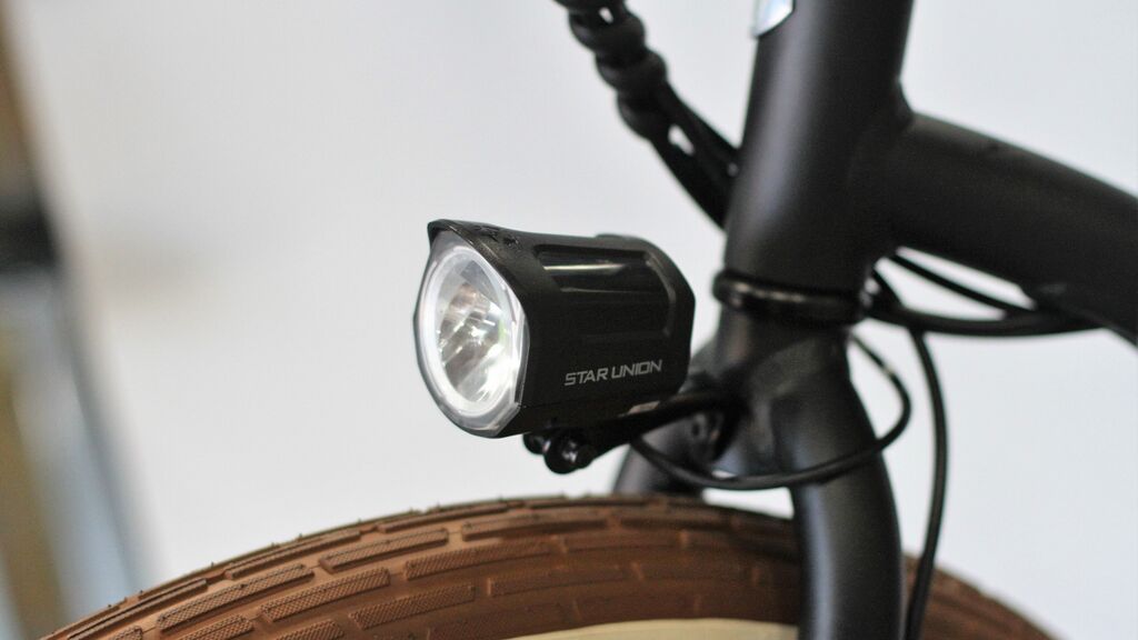 Cómo tienes que llevar las luces cuando sales en bici?