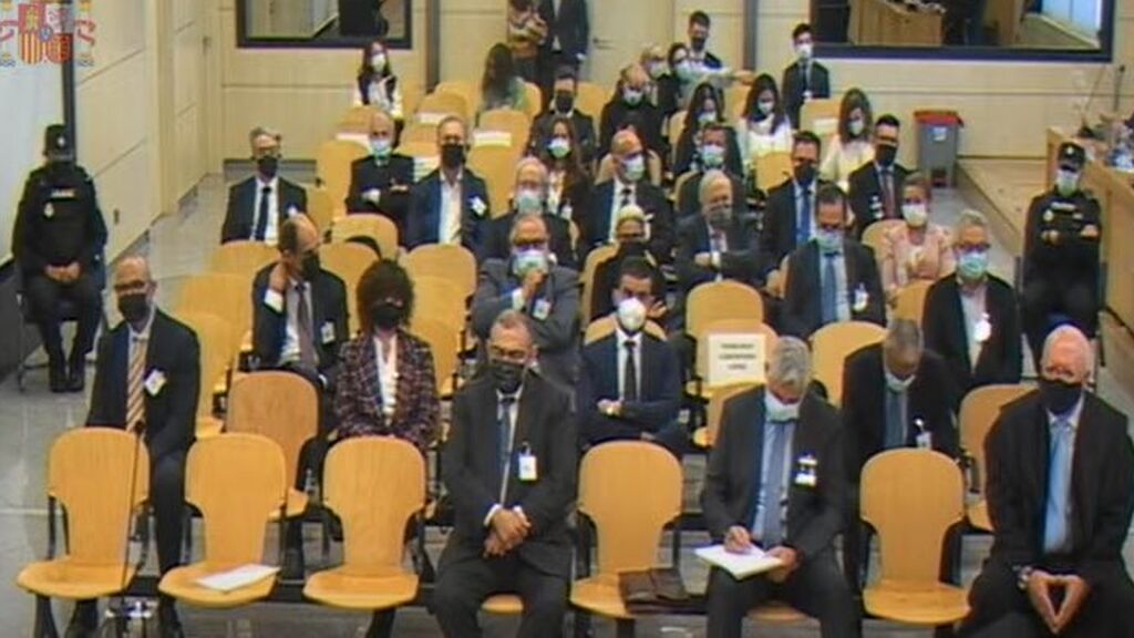 Lectura de delitos y peticiones de cárcel en el juicio Tándem