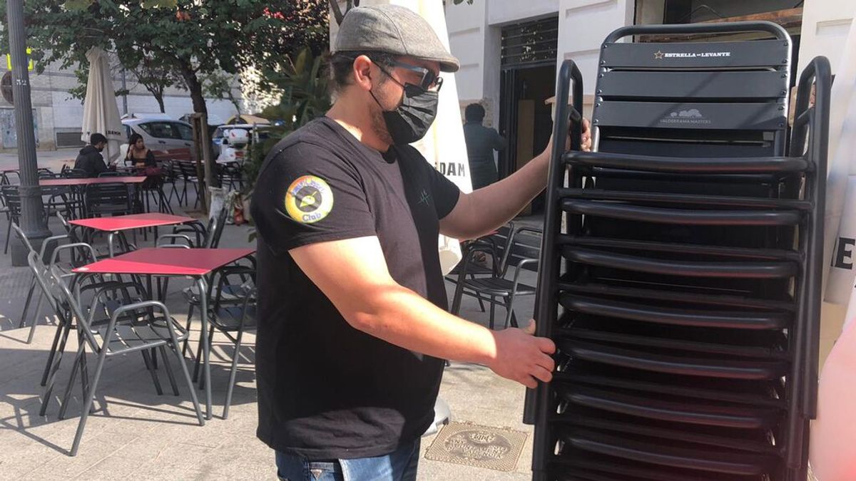 Valencia pone fin a la ampliación de terrazas: “los clientes tienen miedo y no quieren estar en el interior del bar” Valencia pone fin a la ampliación de terrazas: “los clientes tienen miedo y no quieren estar en el interior del bar”