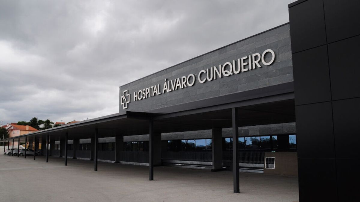 Piden más de 3.000 euros de multa para un joven que se hizo pasar por médico en el hospital de Vigo Piden más de 3.000 euros de multa para un joven que se hizo pasar por médico en el hospital de Vigo