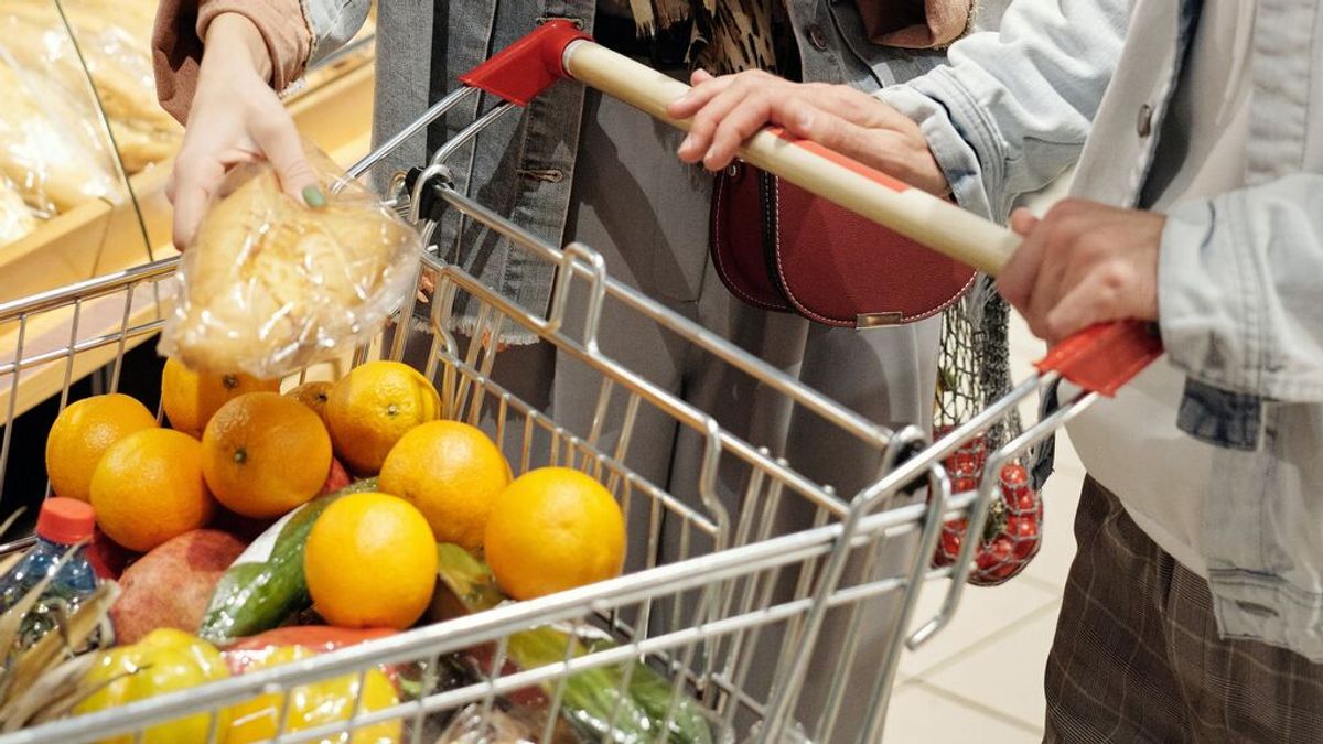 Más de 1000 euros de ahorro: cuáles son los supermercados más caros y baratos