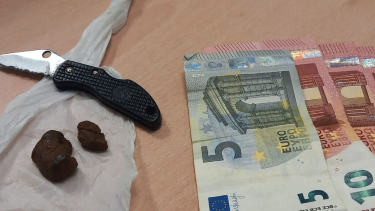 La policía de Murcia comparte una imagen de droga incautada y desata las risas entre sus seguidores La policía de Murcia comparte una imagen de droga incautada y desata las risas entre sus seguidores