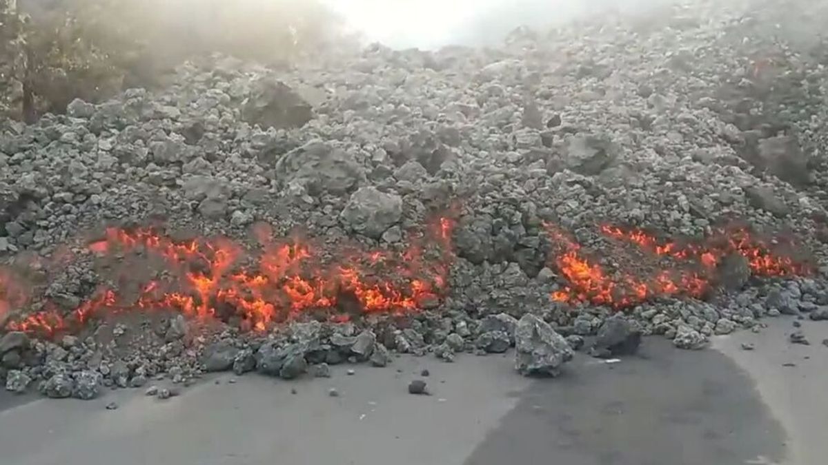 La colada más activa se ralentiza en La Laguna "al tragarse" varias construcciones La colada más activa se ralentiza en La Laguna "al tragarse" varias construcciones