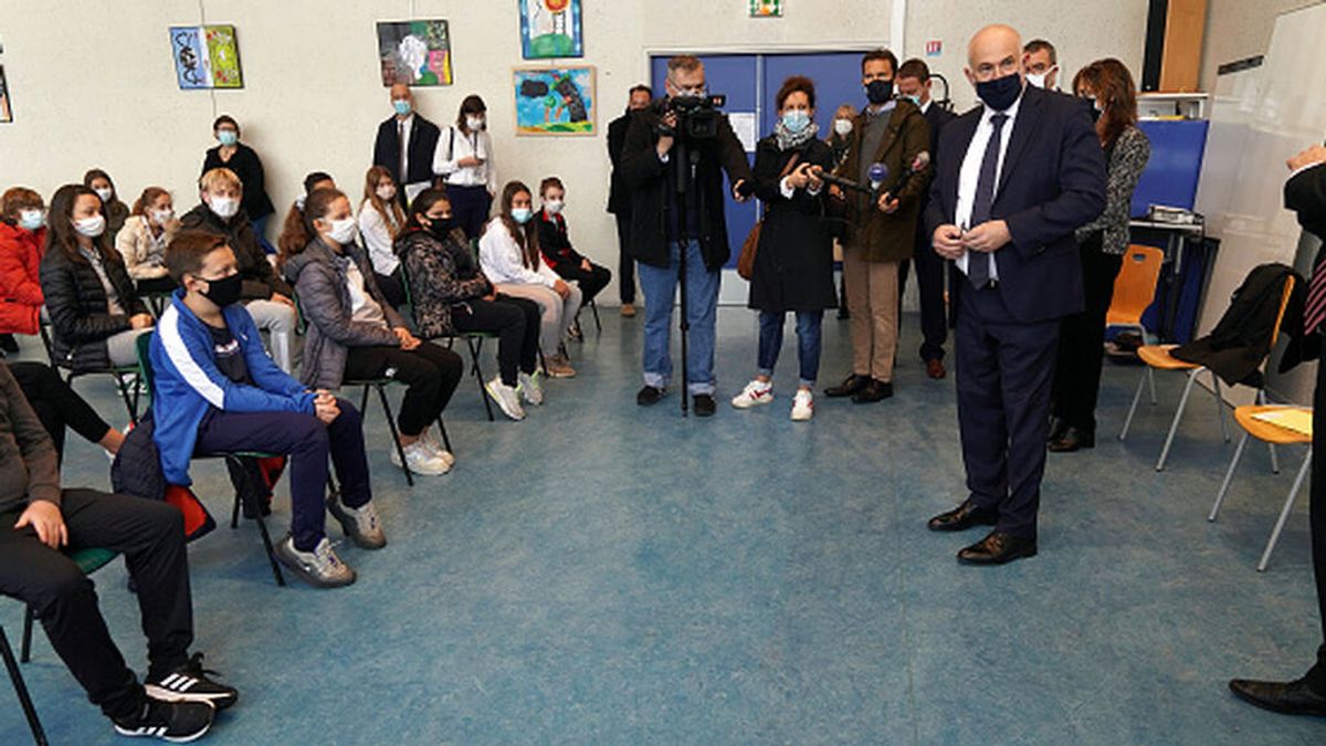 Homenaje a Samuel Paty en todos los colegios de Francia Homenaje a Samuel Paty en todos los colegios de Francia