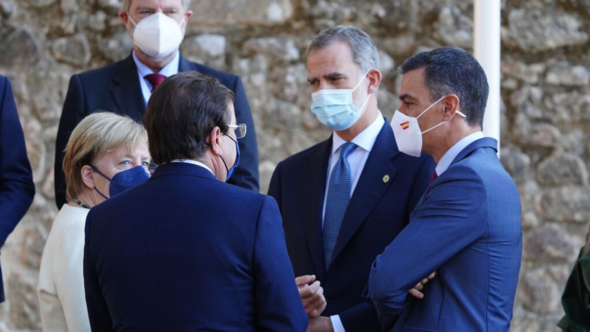 Sánchez reconoce por primera vez que el rey emérito "debería dar explicaciones" Sánchez reconoce por primera vez que el rey emérito "debería dar explicaciones"
