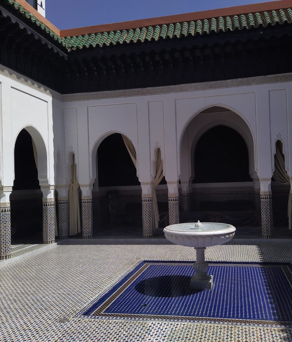 3.Detalle de uno de los patios del hotel marrakechí. Foto ANTONIO NAVARRO AMUEDO