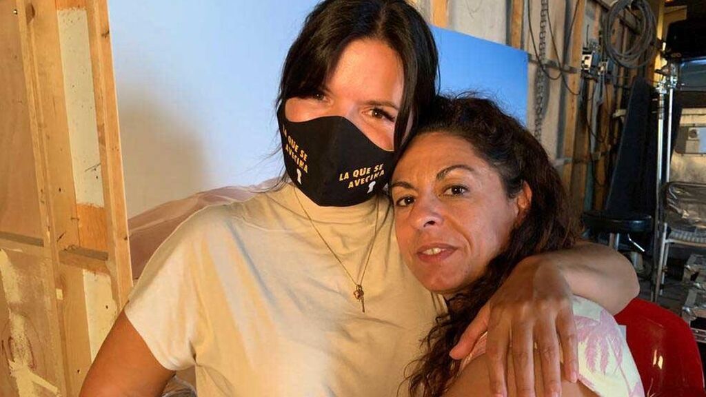 Laura Caballero con Cristina Medina, en el rodaje del final de 'La que se avecina'