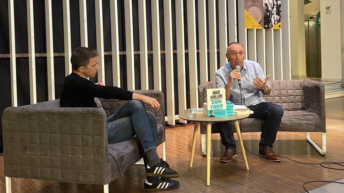 Errejón llama en Valencia a "disputar un españolismo diferente" contra el centralismo Errejón llama en Valencia a "disputar un españolismo diferente" contra el centralismo