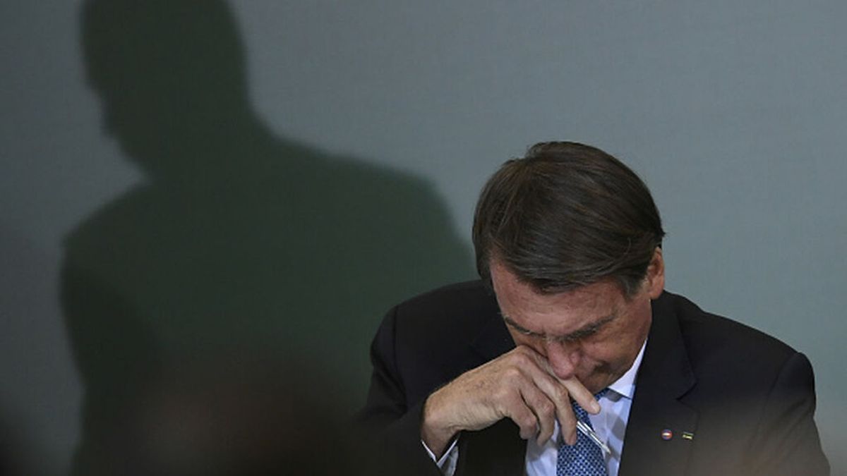 Bolsonaro asegura que "llora solo" en el baño de su casa sin que se entere su esposa
