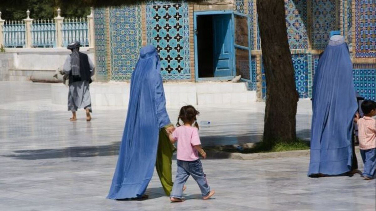 Combatientes del régimen talibán compran niñas y bebés para convertirlas en esclavas sexuales