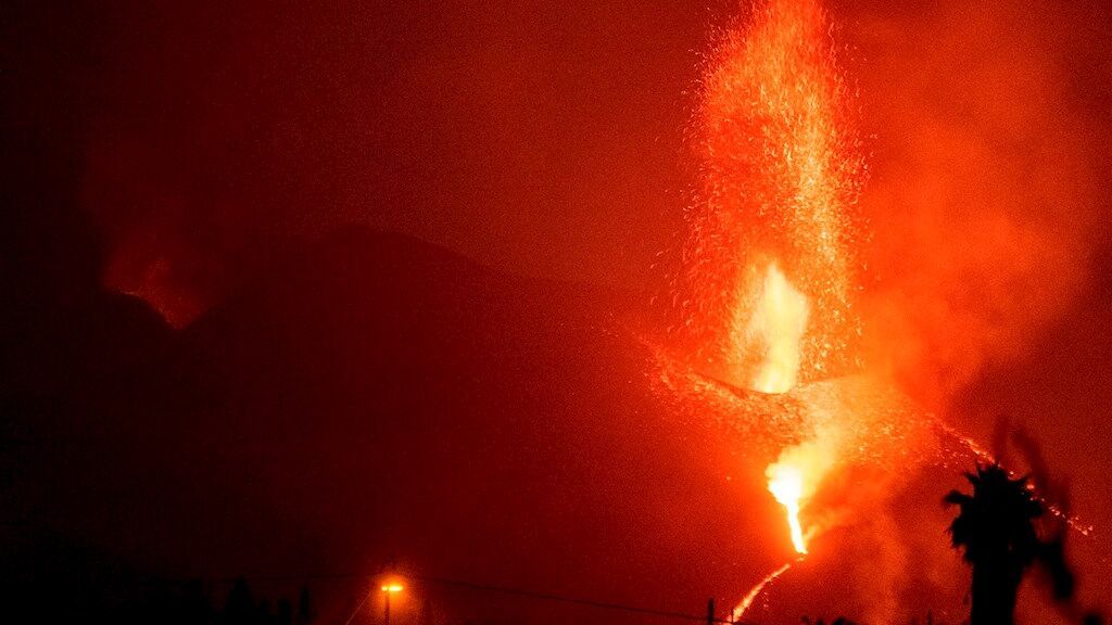 Torres afirma que la debilitación del volcán no se prevé inminente: "Estamos a su merced"