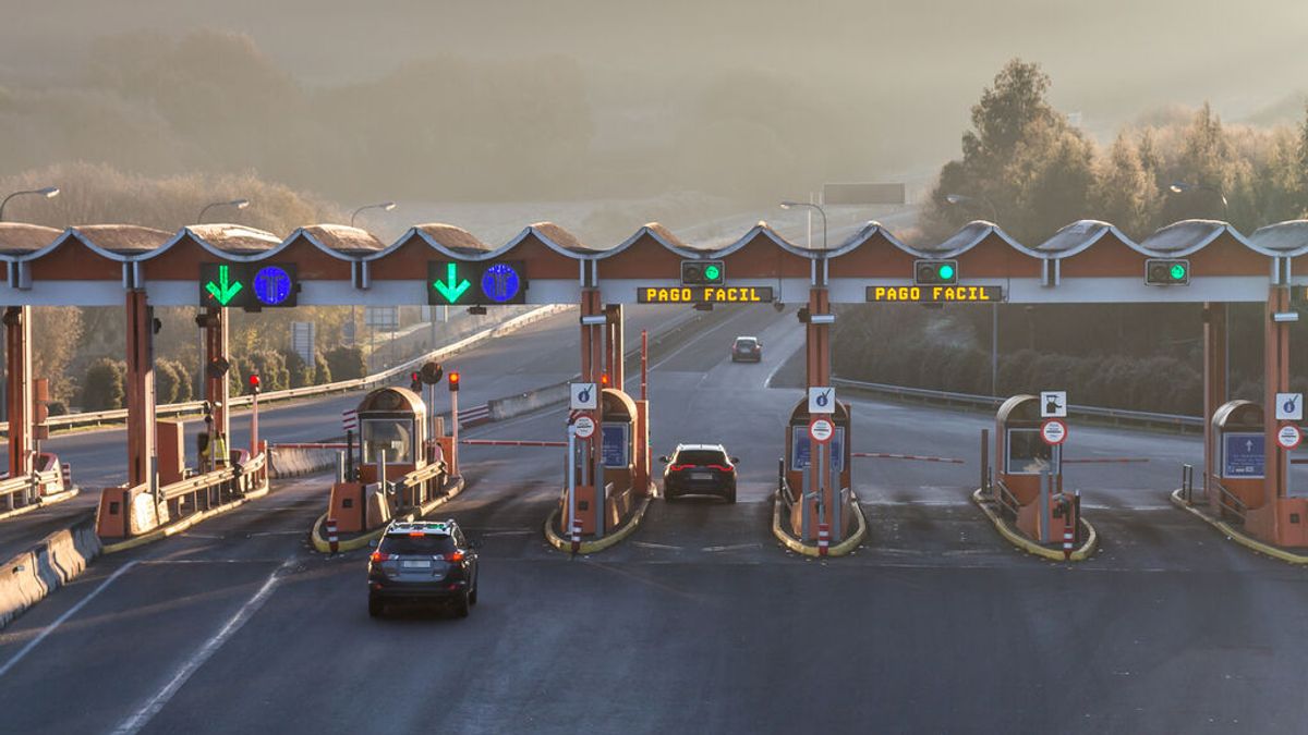 El Gobierno asegura que es "imperativo" el pago de una tasa por el uso en las autovías españolas El Gobierno asegura que es "imperativo" el pago de una tasa por el uso en las autovías españolas