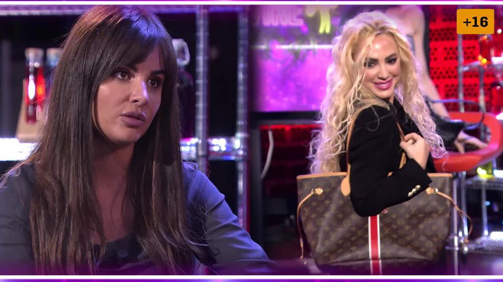 Alexia estalla contra María del Valle por afirmar que su bolso es falso: "Si lo llevo yo, parece de verdad"