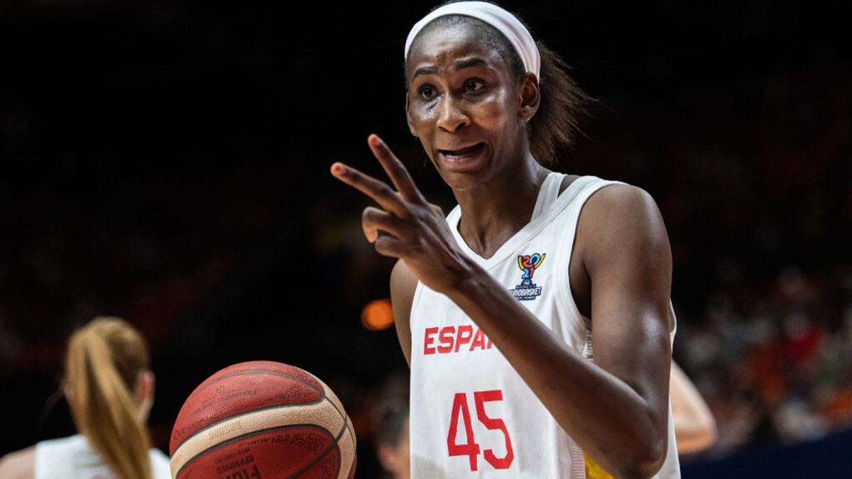 Astou Ndour se convierte en la tercera española en ganar la NBA femenina Astou Ndour se convierte en la tercera española en ganar la NBA femenina