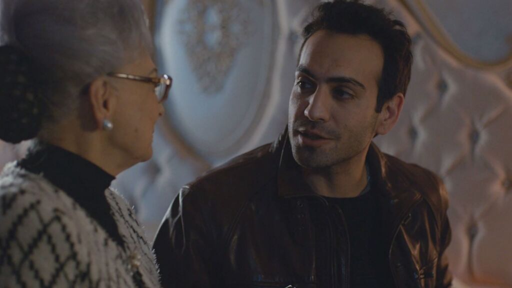 Fatih reconoce sus sentimientos a su abuela