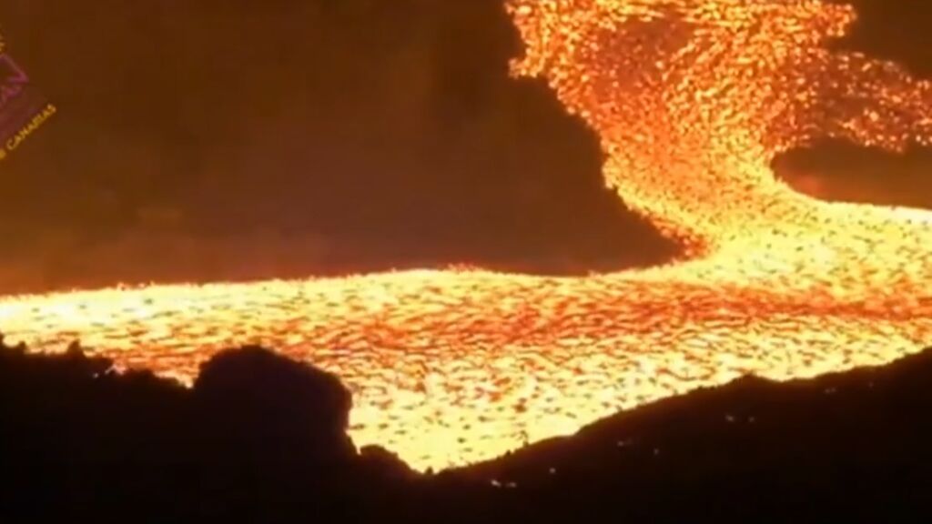 Las coladas del lava del volcán de La Palma, más lentas y espesas