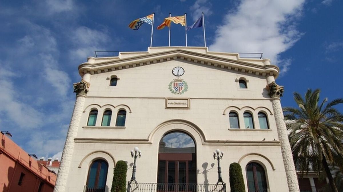 PSC y Guanyem preparan la moción de censura contra Albiol en Badalona