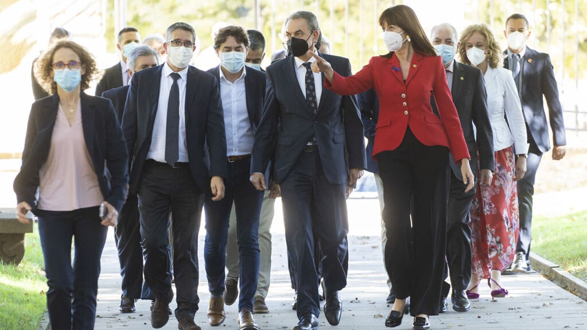 Zapatero en recuerdo a las víctimas de ETA: "Somos ya una democracia sin terrorismo, pero no sin memoria" Zapatero en recuerdo a las víctimas de ETA: "Somos ya una democracia sin terrorismo, pero no sin memoria"