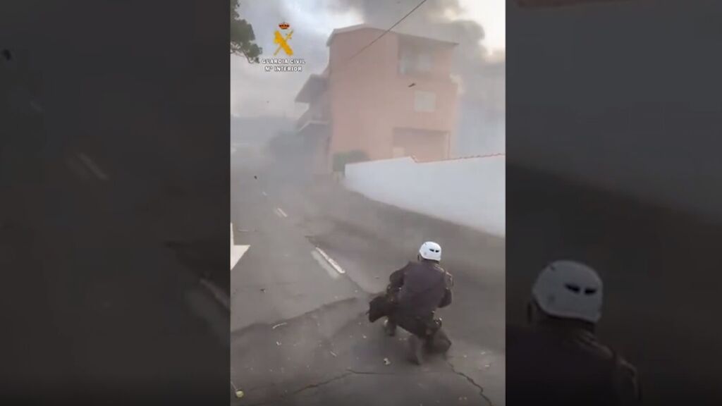 El viento complica el trabajo de la Guardia Civil en La Palma
