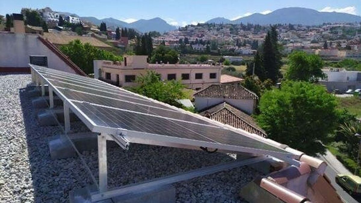 Monachil reacciona al precio de la luz con una cooperativa pionera de autoconsumo Monachil reacciona al precio de la luz con una cooperativa pionera de autoconsumo
