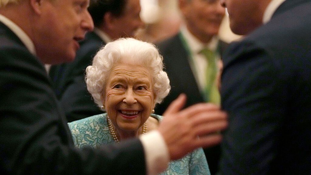 La reina Isabel II rechaza el premio "Anciana del año" con 95 años  porque no se siente vieja