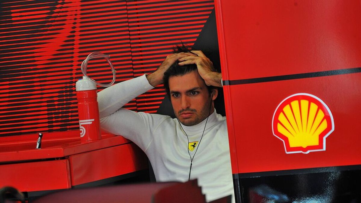 Carlos Sainz cuenta cómo firmó su contrato con Ferrari: "Fue a las ocho de la mañana y en pijama"