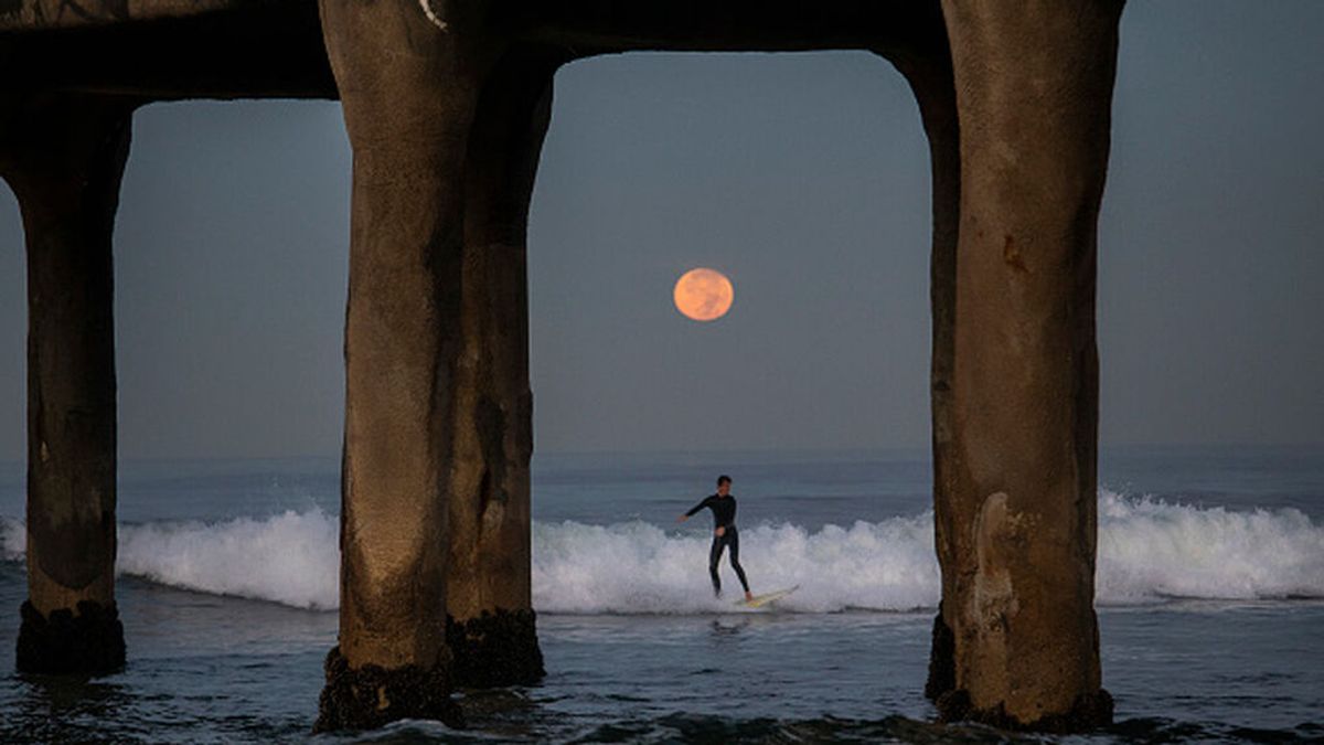 Las mejores imágenes de la luna del cazador alrededor del mundo