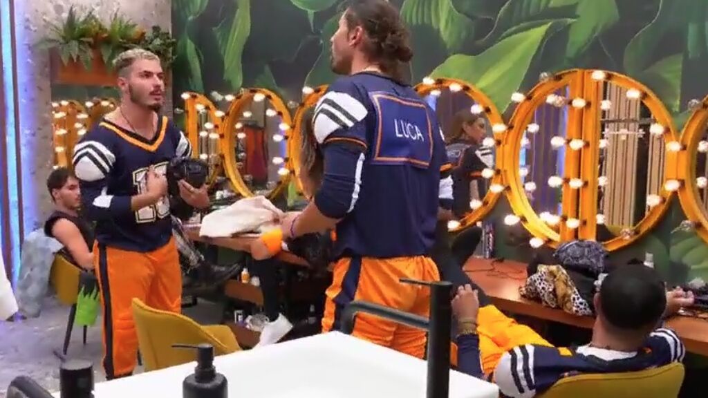 Captura de pantalla 2021-10-21 a las 23.55.10