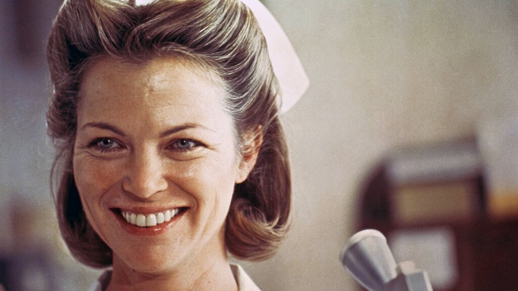 Qué fue de Louise Fletcher, la enfermera de 'Alguien voló sobre el nido del cuco'