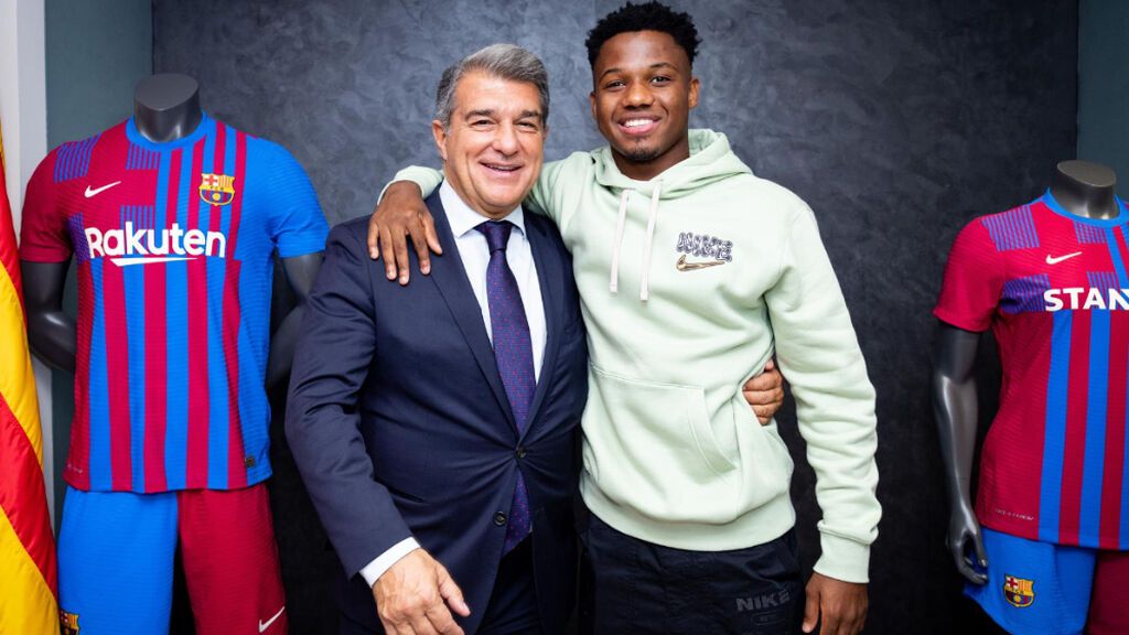 Ansu Fati renueva con el Barça hasta 2027 con una cláusula de 1.000 millones