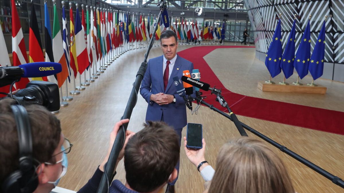 En directo: Pedro Sánchez comparece tras la reunión del Consejo Europeo En directo: Pedro Sánchez comparece tras la reunión del Consejo Europeo