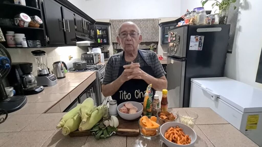 Quién es Tito Charly, el abuelo que superó el desempleo conviertiéndose en youtuber